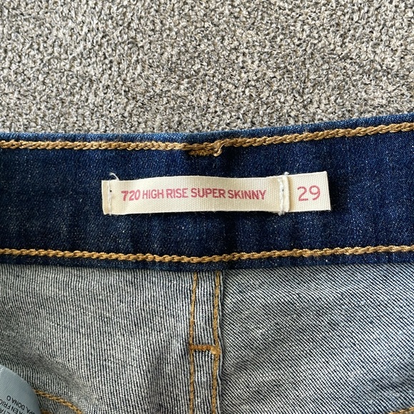 Levi’s High Rise Skinny Jeans - Picture 2 of 2